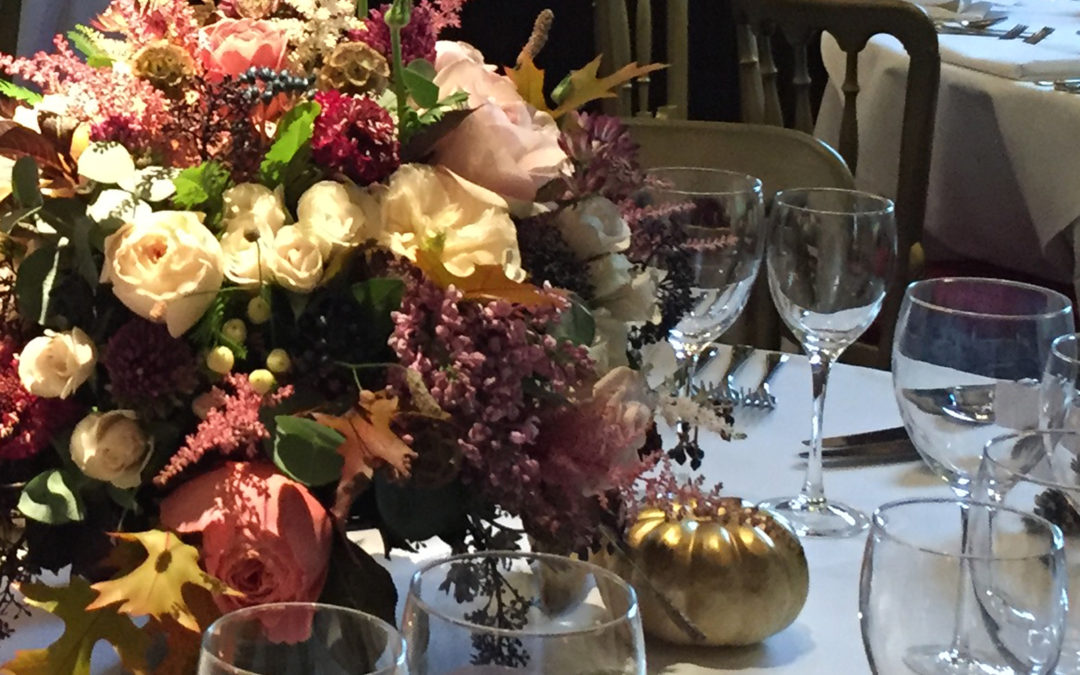 How to choose seasonal flowers for autumn and winter weddings