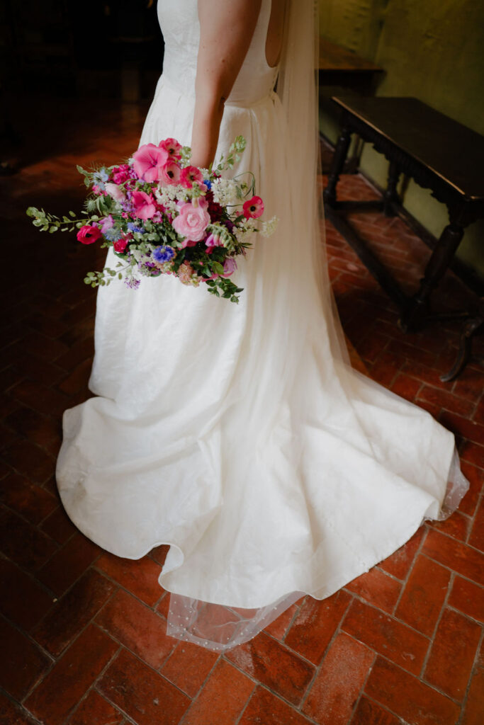 Floral bouquet ideas for a spring wedding in Surrey
